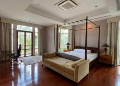 4 Bedrooms 5 Bathrooms Size 490sqm. Baan Sansiri for Rent 255,000 THB