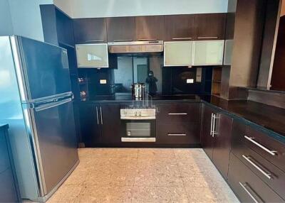 For Rent Luxury 275sqm 4 Bed 3 Bath Condo Royal Residence Park 200m from Lumpini Park