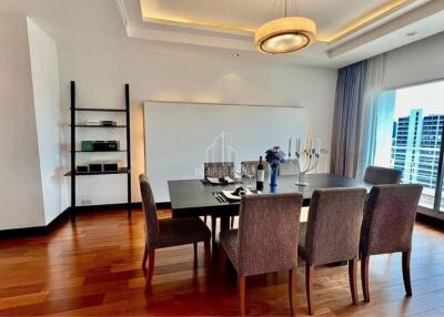 For Rent Luxury 275sqm 4 Bed 3 Bath Condo Royal Residence Park 200m from Lumpini Park