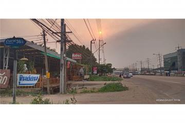 ขายที่ดินพร้อมสิ่งปลูกสร้าง ติดถนนสุวินทวงศ์