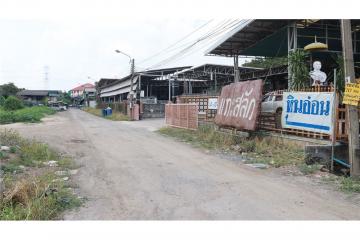 ขายที่ดินพร้อมสิ่งปลูกสร้าง ติดถนนสุวินทวงศ์