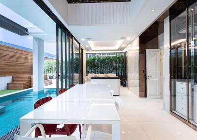 Exquisite Urban Oasis: Luxurious Townhouse with Pool in the Heart of Bangkok - 920071001-10985