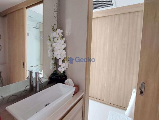 1 Bedroom Condo in The Riviera Wong Amat Beach Wongamat C009693