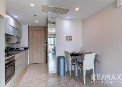 A modern, corner room and fully furnished Noble Remix Condominium with its own access to the BTS Thong Lor Station. - 920071062-141