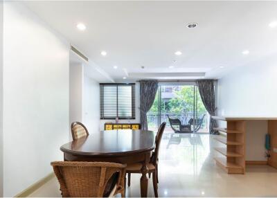 Selling: 2 Bedroom  Exquisite Urban Living: Corner Unit with Serene Green Views in Prime Bangkok Location. - 920071054-350