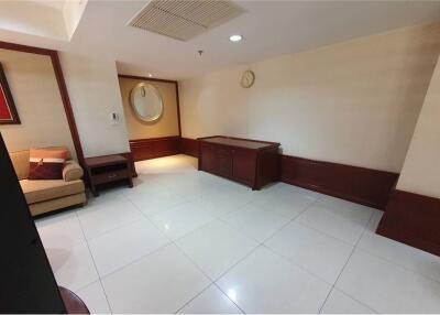 Luxurious 2-Bedroom Apartment in Thonglor with Exclusive Amenities - 920071001-10978