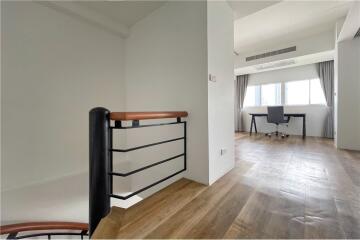 For sale modern style duplex 1 bedroom at Thonglor Tower