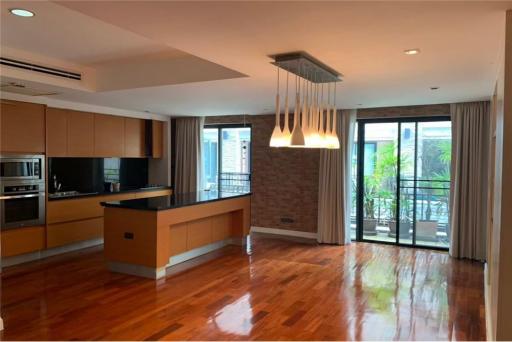 Spacious 4-Bedroom Townhouse for Rent in Sukhumvit with Easy Access to BTS Thonglor