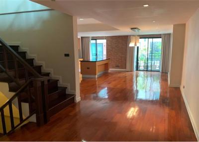 Spacious 4-Bedroom Townhouse for Rent in Sukhumvit with Easy Access to BTS Thonglor