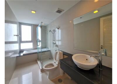 Luxurious 2BR Condo in Watthana, Bangkok for Rent