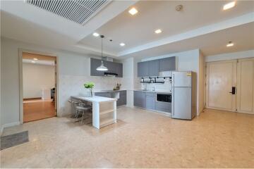 Stylish and Convenient Living: Modern 2-Bedroom Apartment for Rent at Nusasiri Grand, BTS Ekamai - 920071001-10968