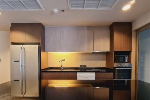 Experience Modern Living with Spacious 4-Bedroom Units and Open Kitchen in Sukhumvit 30 - 920071001-10959