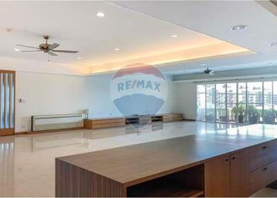 4 Bed Apartment for Rent in Sathorn