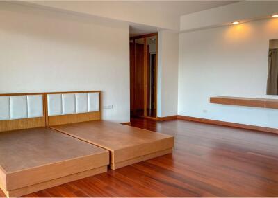 4 Bed Apartment for Rent in Sathorn