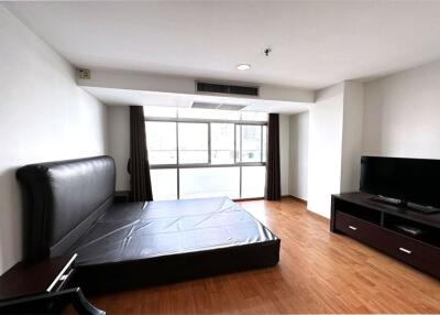 Effortlessly access condominium to BTS Phrom Phong and Sukhumvit area. - 920071062-142