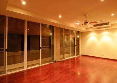 Luxurious Resort-Style Single House in Prime Thonglor Location - 920071001-10958