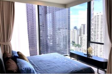 Fully furnished in a high-rise building in ultra-prime area of Asoke.