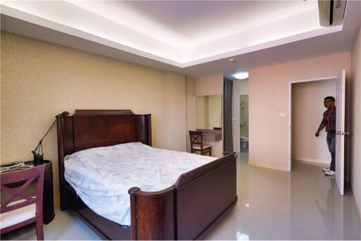 Live in Style: Spacious 2 Bedroom Apartment with Balcony Steps Away from BTS Phromphong - 920071001-10949