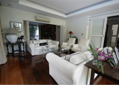 Luxury Living: Rent a 4-Bedroom House with Private Pool Today! - 920071001-10928