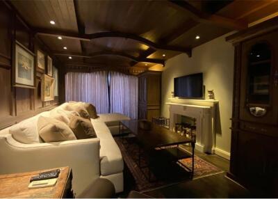 Live in Luxury: Spacious 2+1 Bedrooms Condo for Rent in Baan Sathorn - 920071001-10925