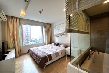 A fully furnished unit condominium at Siri at Sukhumvit is located on Sukhumvit Road between Soi