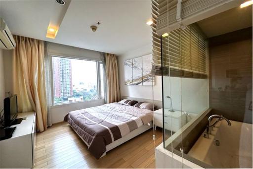 "Luxurious 2-Bed Condo in Bangkok