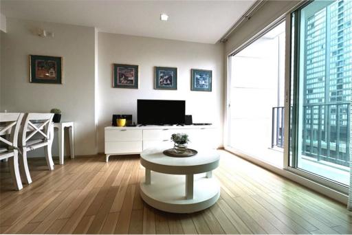 "Luxurious 2-Bed Condo in Bangkok