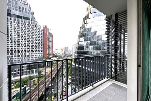 "Luxurious 2-Bed Condo in Bangkok