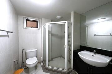 A fully furnished unit condominium at 49 Plus is located on Sukhumvit 49 about 12 minutes from BTS Thong Lor.