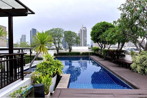 "Spacious 3BR Condo for Rent in Prime Sukhumvit"