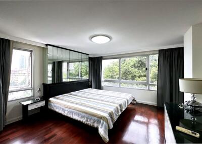 "Spacious 3BR Condo for Rent in Prime Sukhumvit"