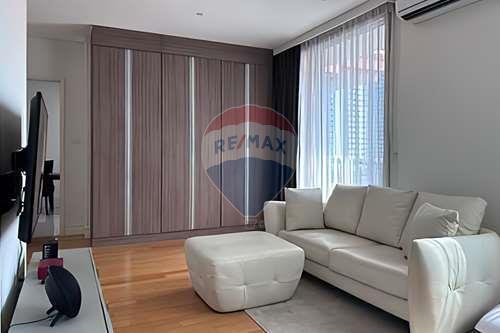 Score a Deal with a Fully Renovated 3-Bedroom Unit at Aguston Sukhumvit 22 for Only 22MB! - 920071001-10877