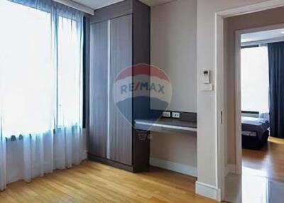 Score a Deal with a Fully Renovated 3-Bedroom Unit at Aguston Sukhumvit 22 for Only 22MB!