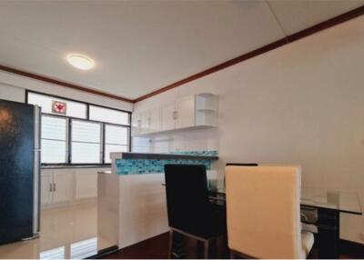 Charming 3-Bedroom Home for Rent in the Heart of Sukhumvit 26!