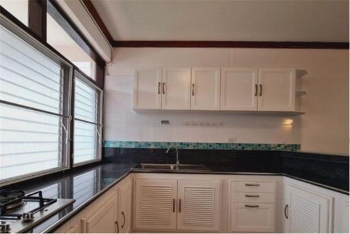 Charming 3-Bedroom Home for Rent in the Heart of Sukhumvit 26!