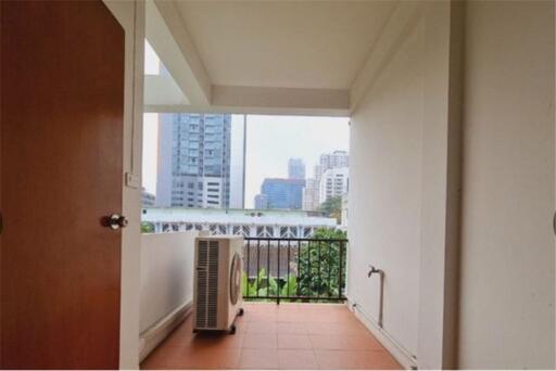 Charming 3-Bedroom Home for Rent in the Heart of Sukhumvit 26!