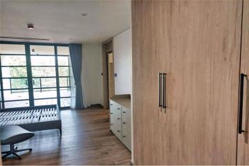 !! Promotion Price !! Modern big terrace 4 bedrooms in private apartment Sathon Soi 1 - 920071001-10840