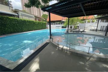 !! Promotion Price !! Modern big terrace 4 bedrooms in private apartment Sathon Soi 1