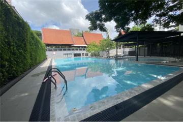 !! Promotion Price !! Modern big terrace 4 bedrooms in private apartment Sathon Soi 1