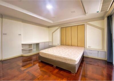 For rent spacious 3 bedrooms in Sukhumvit 39 - 920071001-10847