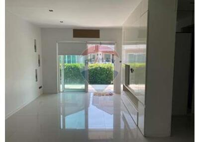 Single House Partial Furnished, Bangna KM7 3 Beds only 35,000 THB per month