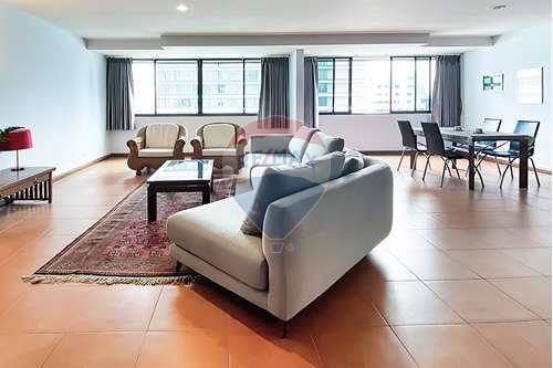 "Luxurious 3-Bed Condo in Central Bangkok - S.L.D. Condo"