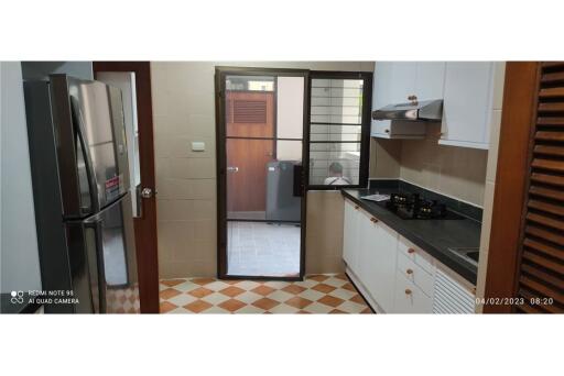 Pet friendly renovated 3 bedroom Sukhumvit 23 BTS Asoke