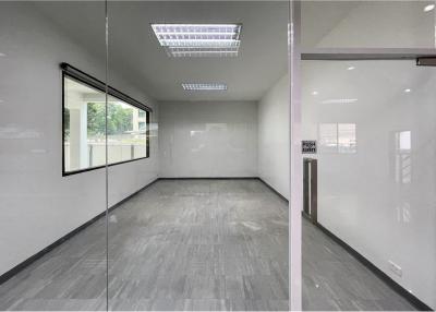 Spacious Home Office Haven: 1,000 sq.m. Building for Rent in Thonglor City Center with Ample Parking! - 920071058-203