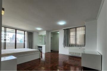 Pet-Friendly Paradise: Spacious 4-Bed Sukhumvit 24