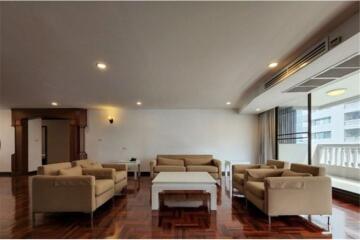 Pet-Friendly Paradise: Spacious 4-Bedroom Condo for Rent in Sukhumvit 24, BTS Phrom Phong!