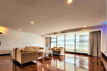 Pet-Friendly Paradise: Spacious 4-Bedroom Condo for Rent in Sukhumvit 24, BTS Phrom Phong!