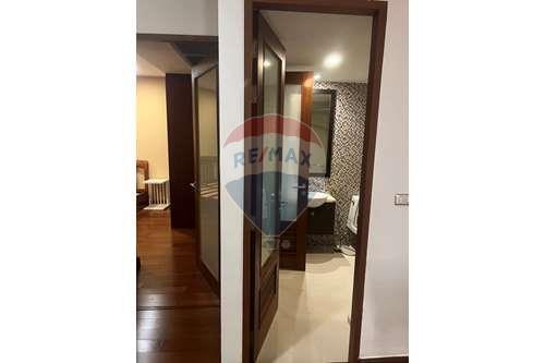 Pathumwan Oasis, close to BTS, 3 Bedrooms Duplex 177 Sqm., 80K