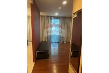 Pathumwan Oasis, close to BTS, 3 Bedrooms Duplex 177 Sqm., 80K