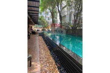 Pathumwan Oasis, close to BTS, 3 Bedrooms Duplex 177 Sqm., 80K